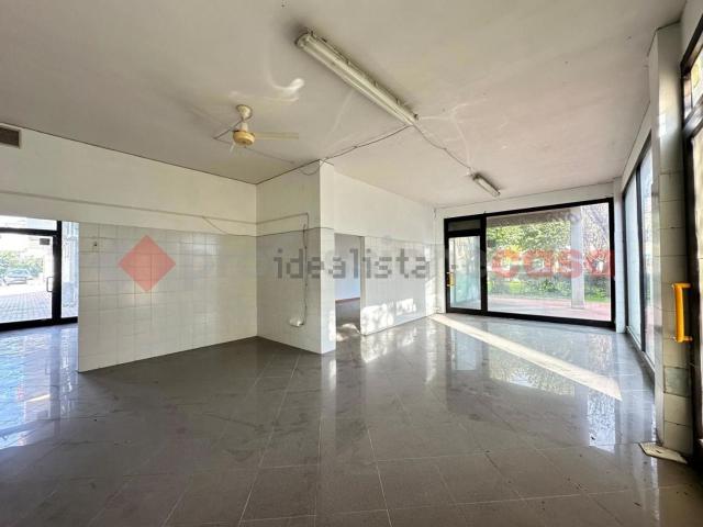 Locale in vendita di 120 m² in Via Giordano Bruno