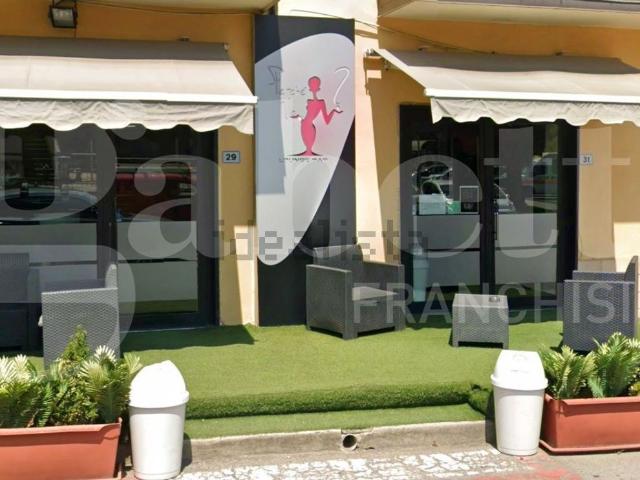 Locale in vendita di 120 m² in Via Giorgio de Chirico, 29