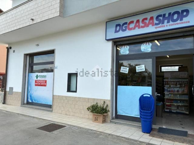 Locale in vendita di 120 m² in Via Giorgio de Chirico