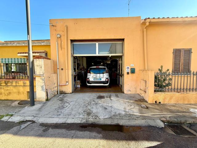 Locale in vendita di 120 m² in Via da Fabriano, 10