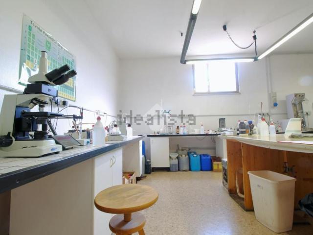 Locale in vendita di 120 m² in Via del Cristo, 12
