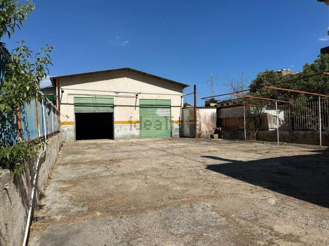 Locale in vendita di 120 m² in Via Dello Sport