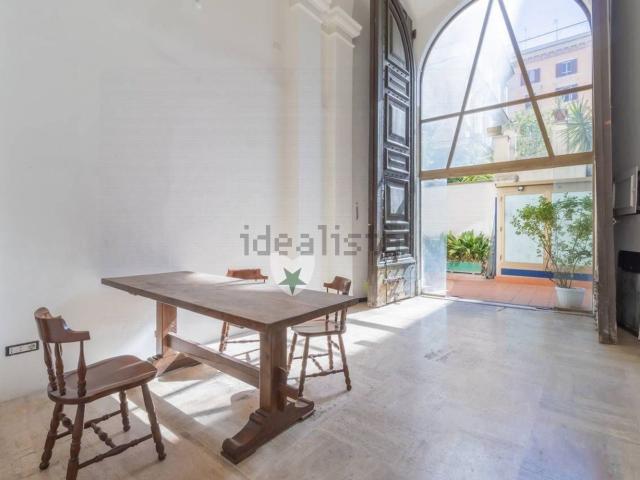 Locale in vendita di 120 m² in Via Fabio Massimo, 30