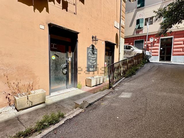 Locale in vendita di 120 m² in Via Kassala, 24