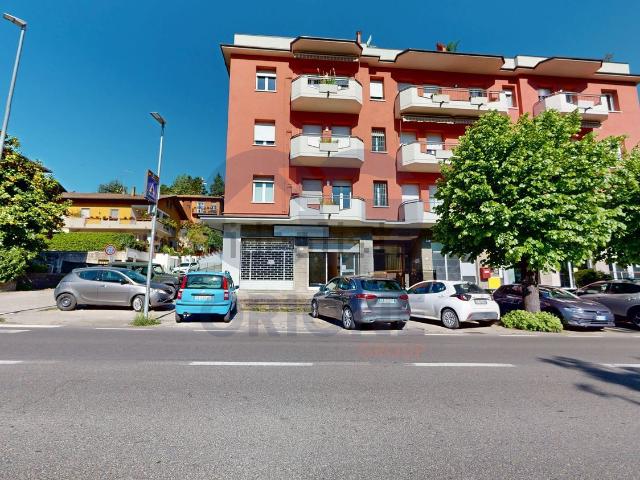 Locale in vendita di 120 m² in Via Lavino, 169