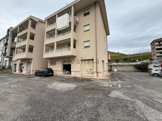 Locale in vendita di 120 m² in Via Monsignor Armando Fares