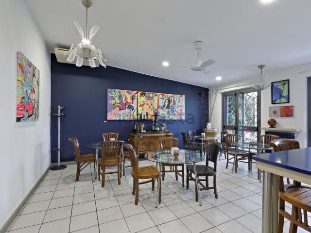 Locale in vendita di 120 m² in Via Monte Grappa, 4