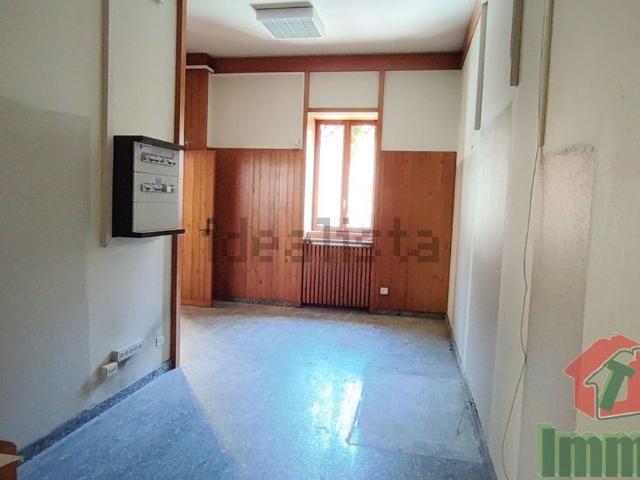 Locale in vendita di 120 m² in Via Monte Rosa