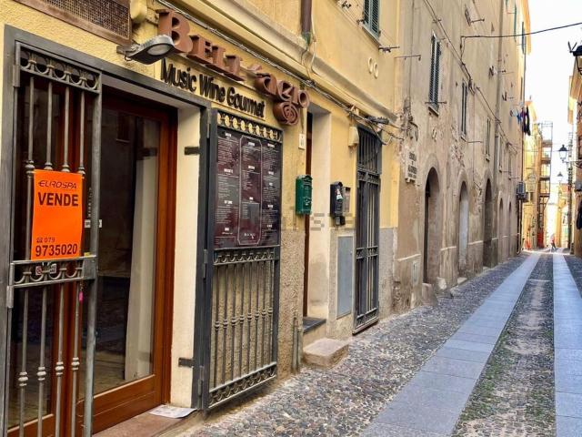 Locale in vendita di 120 m² in Via Majorca, 51