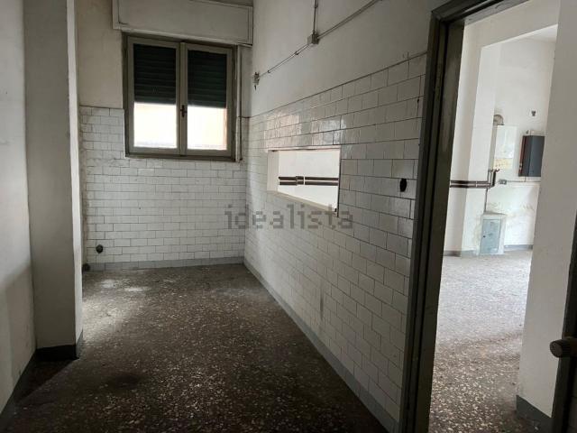 Locale in vendita di 120 m² in Via Manfredo Fanti