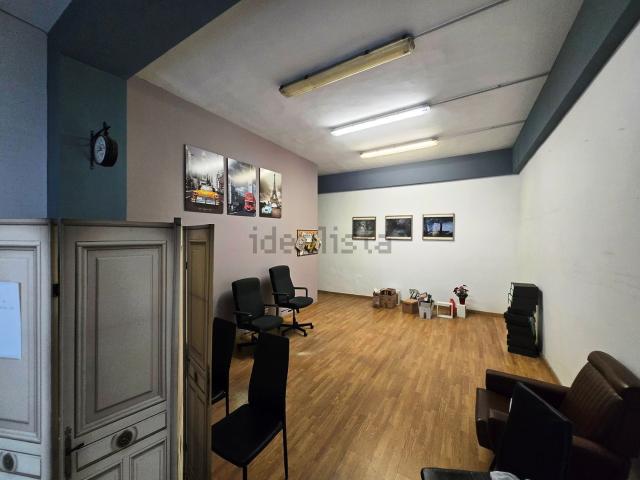 Locale in vendita di 120 m² in Via Provinciale Pisana