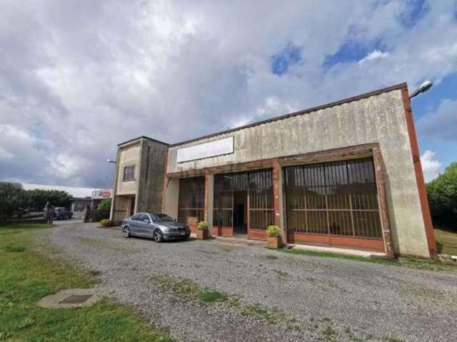Locale in vendita di 120 m² in Via Roma