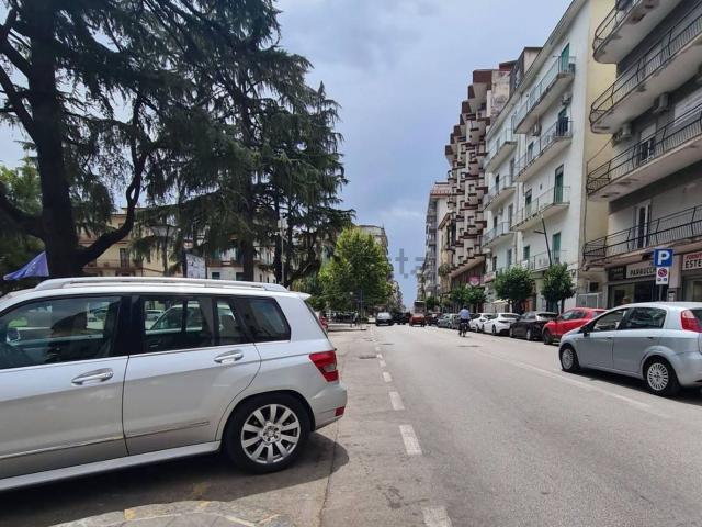 Locale in vendita di 120 m² in Via Roma, 60