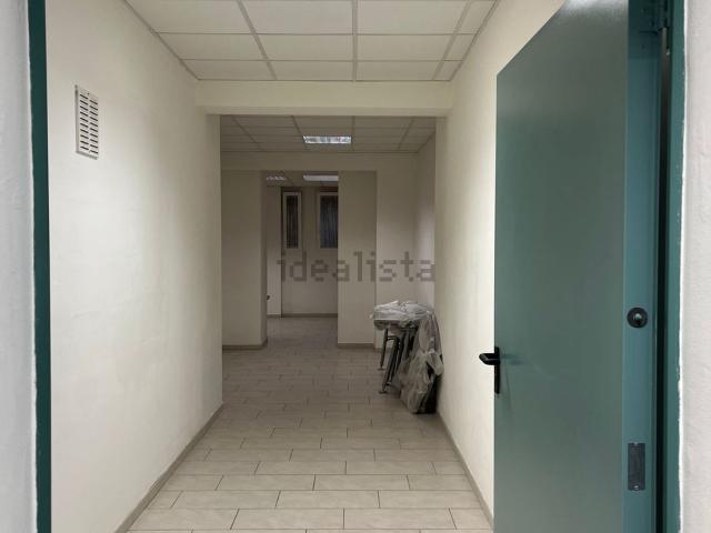 Locale in vendita di 120 m² in Via Ugo bassi, 10