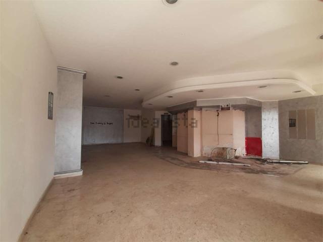 Locale in vendita di 120 m² in Viale Teracati, 1
