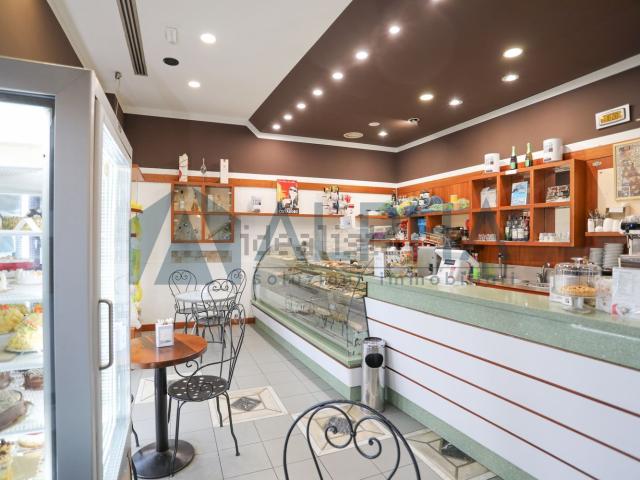 Locale in vendita di 120 m² in Viale Ugo Bassi