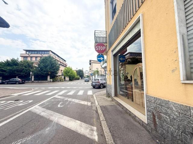 Locale in vendita di 120 m² in Viale della Repubblica, 2