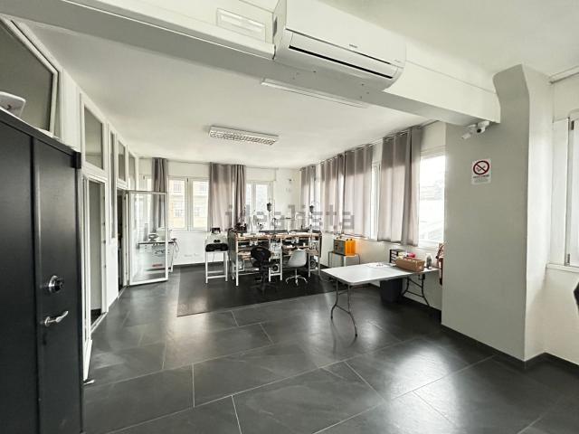 Locale in vendita di 120 m² in Viale della Repubblica
