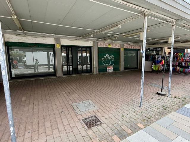 Locale in vendita di 120 m² in Viale delle Querce