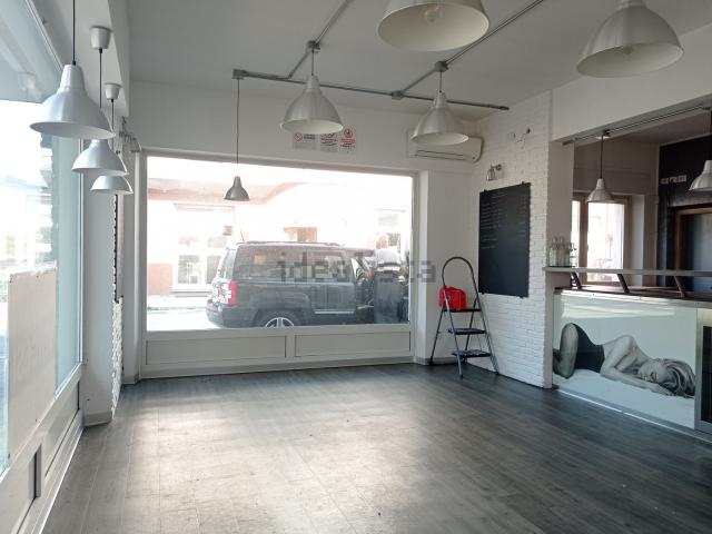 Locale in vendita di 120 m² in Viale Dolomiti
