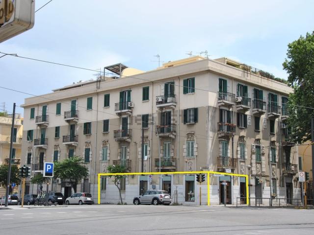 Locale in vendita di 120 m² in Viale San Martino, 309