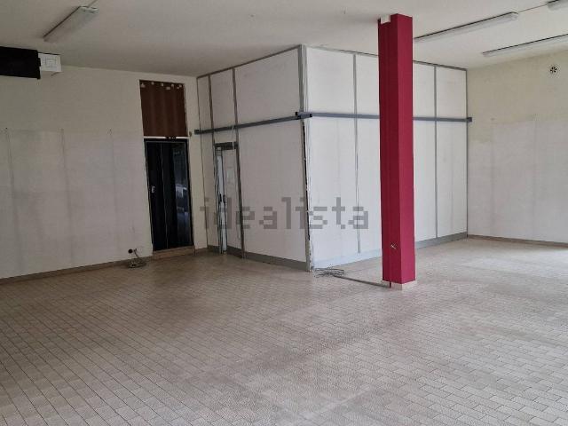 Locale in vendita di 120 m² in Piazza G. Mazzini