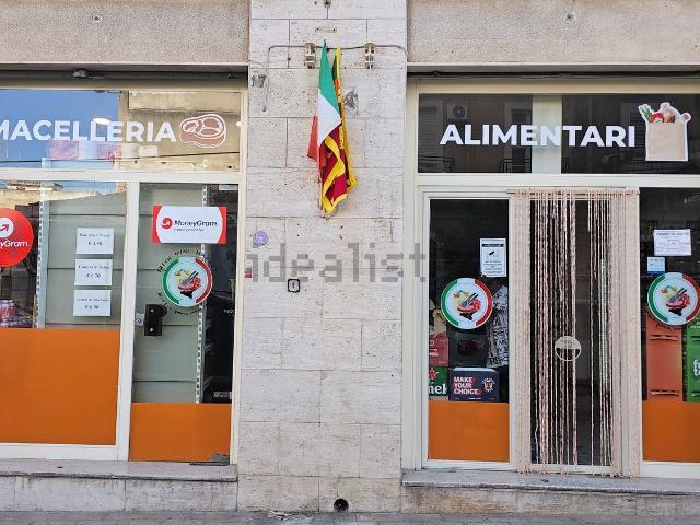 Locale in vendita di 120 m² in Piazza della Vittoria