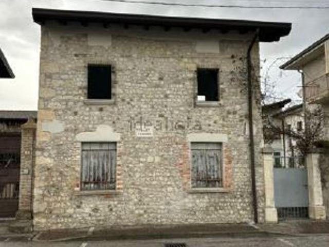 Locale in vendita di 120 m² in Piazza Regina Margherita, 3