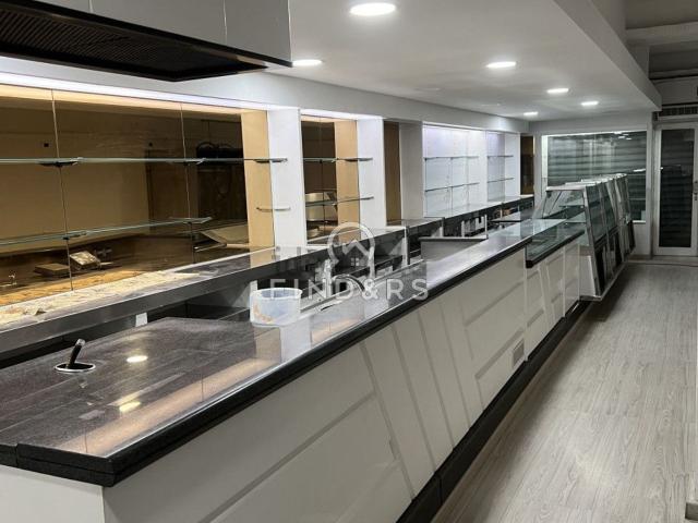 Locale in vendita di 120 m² in Strada Statale 18 Tirrena Inferiore