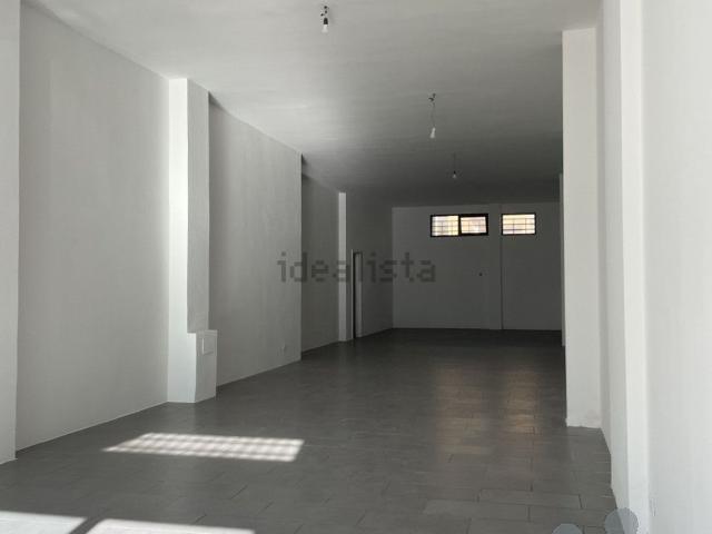 Locale in vendita di 121 m² in Via Capitano Ritucci, 33