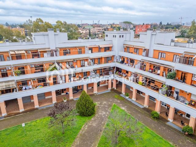 Locale in vendita di 121 m² in Via Antonino Giuffrè, 143