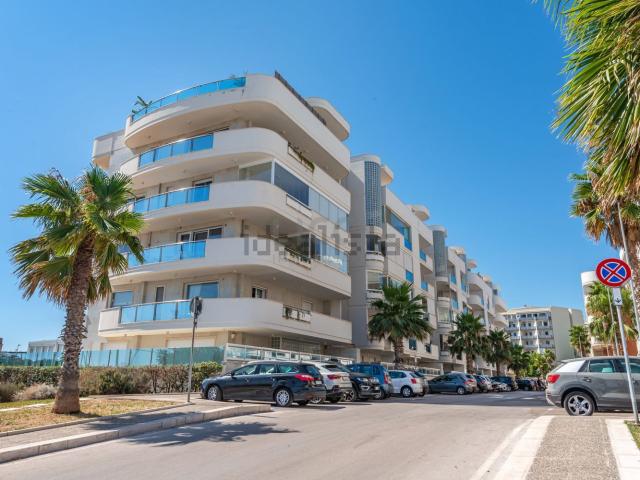Locale in vendita di 121 m² in Via Beato Pier Giorgio Frassati