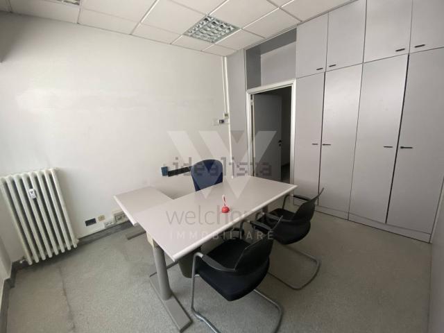 Locale in vendita di 121 m² in Viale XXIV Maggio