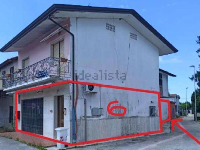 Locale in vendita di 122 m² in Via Brussa