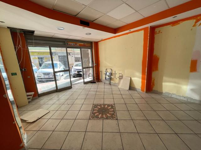 Locale in vendita di 122 m² in Via Giuseppe Tropeano