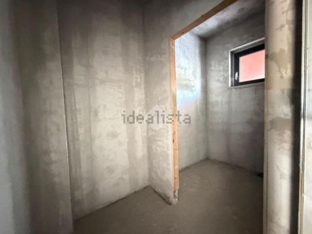 Locale in vendita di 122 m² in Via Giacomo Leopardi, 6
