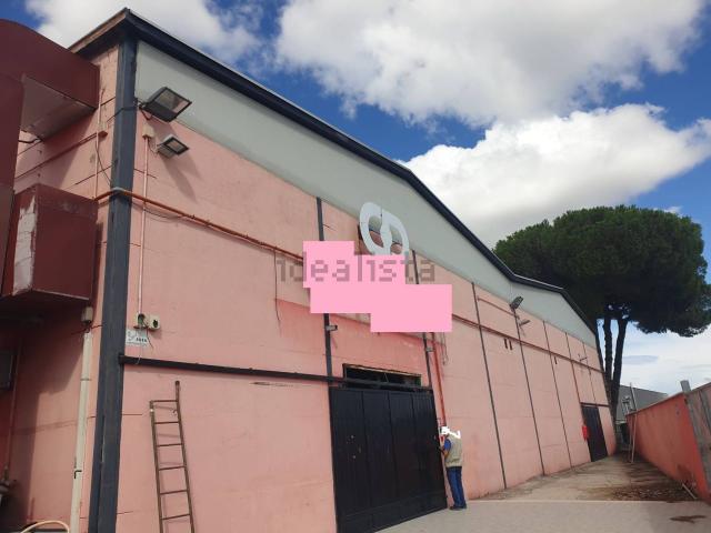 Locale in vendita di 1230 m² in Circonvallazione Orientale