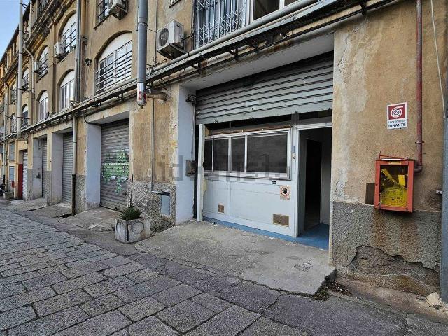 Locale in vendita di 123 m² in Via Borzoli, 39