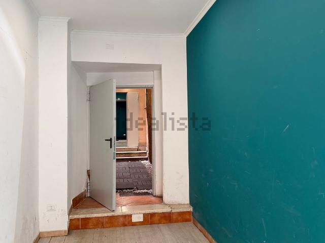 Locale in vendita di 124 m² in Via Giovanni Lanza, 75