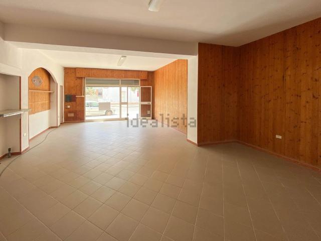 Locale in vendita di 124 m² in Via Sardegna