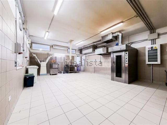 Locale in vendita di 124 m² in Viale Aldo Moro