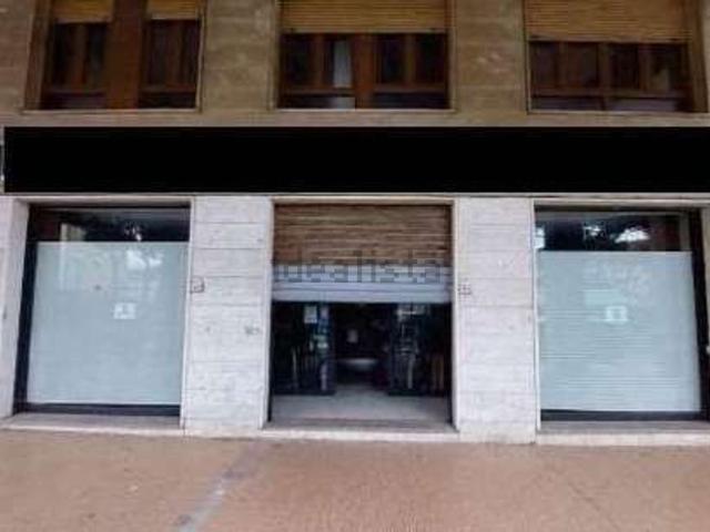 Locale in vendita di 124 m² in Piazza Aldo Moro e Caduti di Via Fani, 9