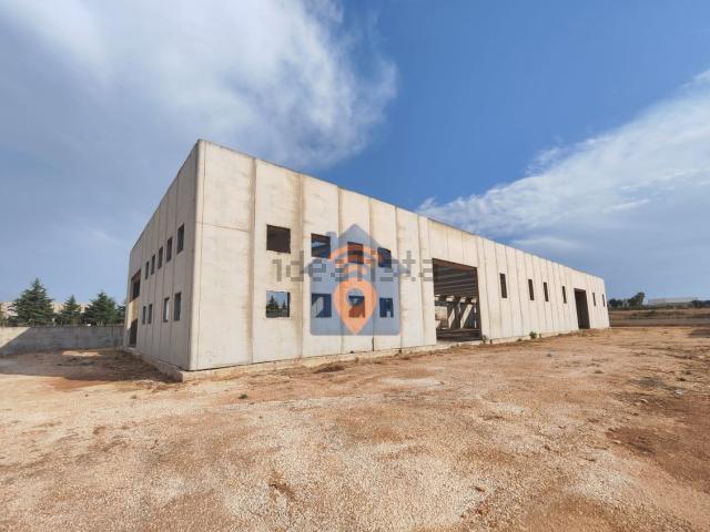 Locale in vendita di 1251 m² in Via caduti di nassyria