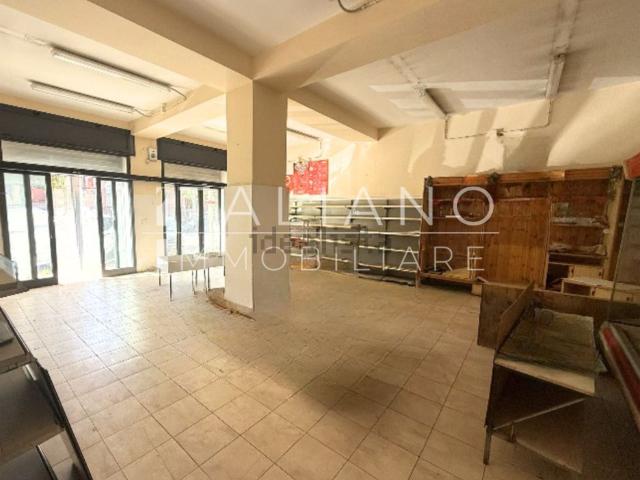 Locale in vendita di 125 m² in Via Colonnello Francesco Magistri, 73