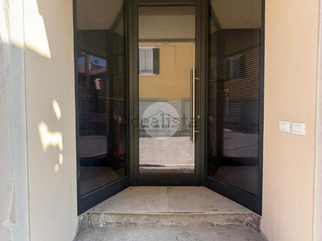 Locale in vendita di 125 m² in Via Andrea Moretti