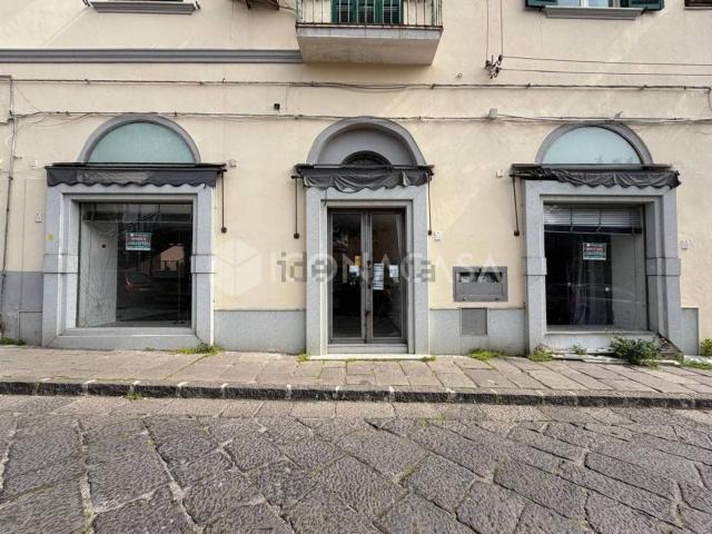 Locale in vendita di 125 m² in Via G. Pergolesi, 24