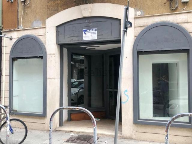 Locale in vendita di 125 m² in Via G. Re David, 118