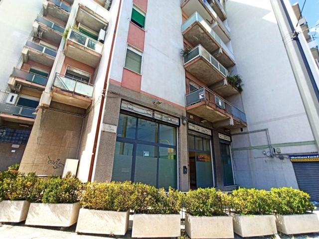 Locale in vendita di 125 m² in Via Giuseppe La Farina, 234