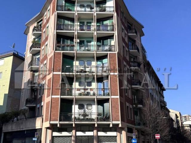 Locale in vendita di 125 m² in Via Don Giovanni Minzoni, 126