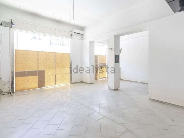 Locale in vendita di 125 m² in Via Francesco Baracca, 66